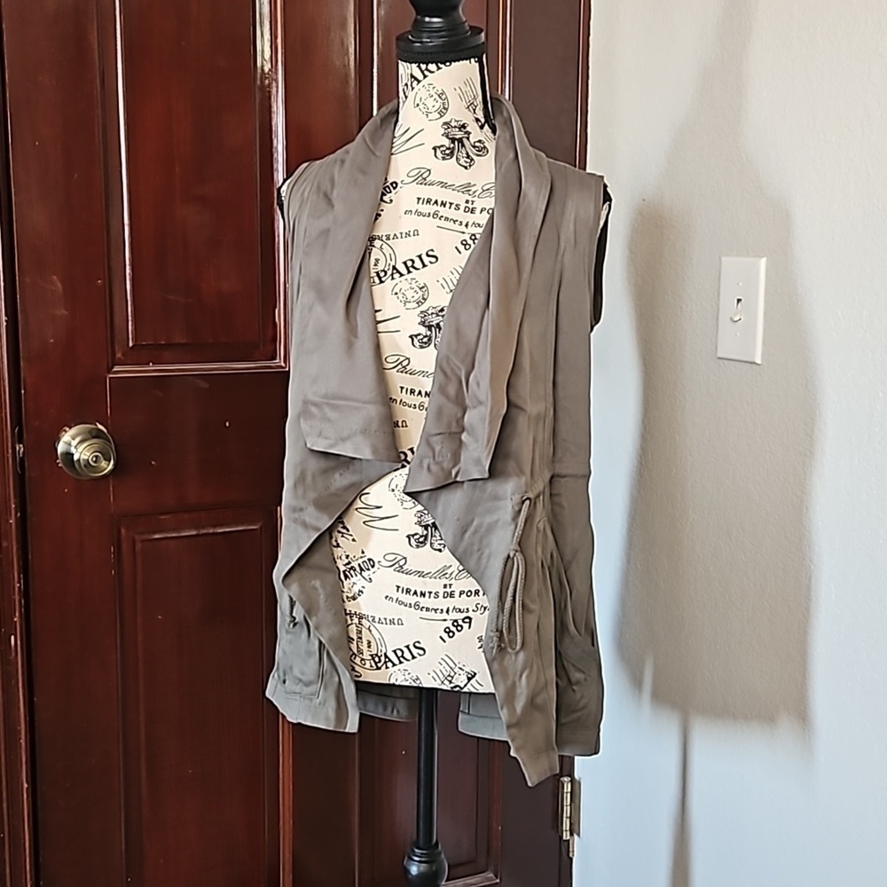 Open front vest